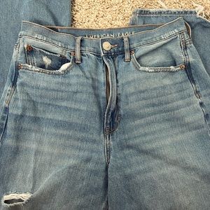 American eagle knee ripped jeans